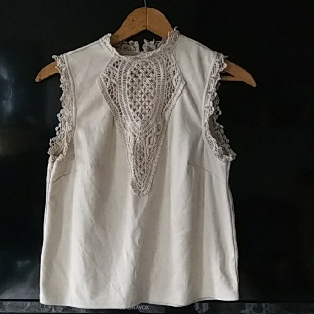 Beautiful sleeveless dress casual top